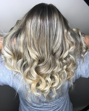 balayage sweep or paint no harsh regrowth line foiliage bronde freehand paint open air paint